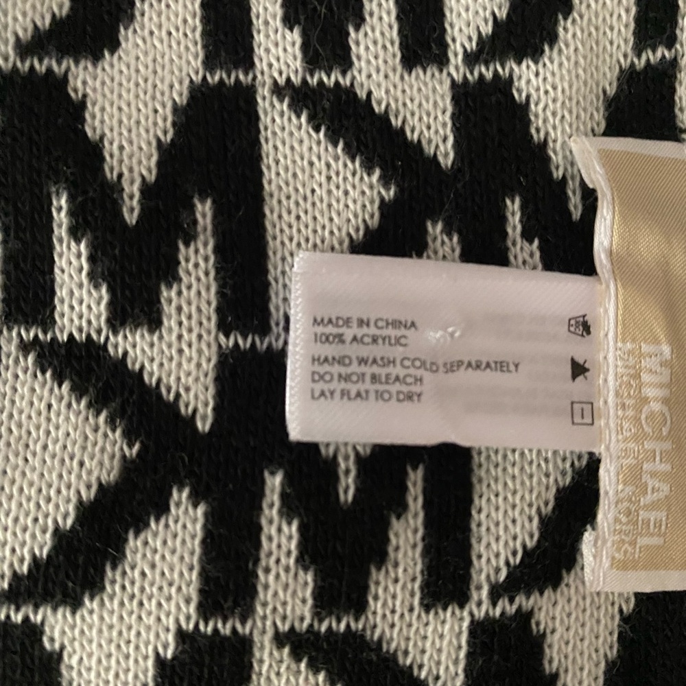 Michael Kors signature scarf and hat set